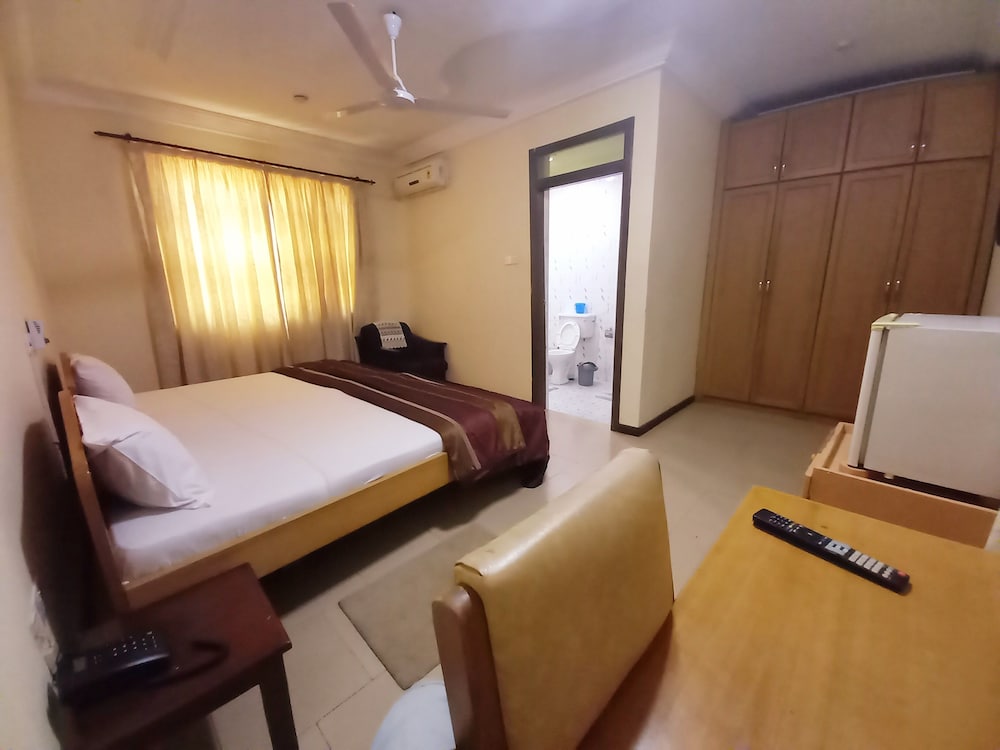 Standard Double Or Twin Room, Non Smoking, Private Bathroom photo 2