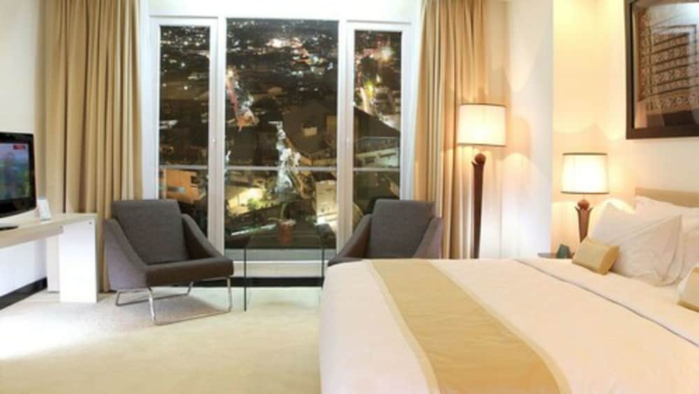 Deluxe Suite photo 3