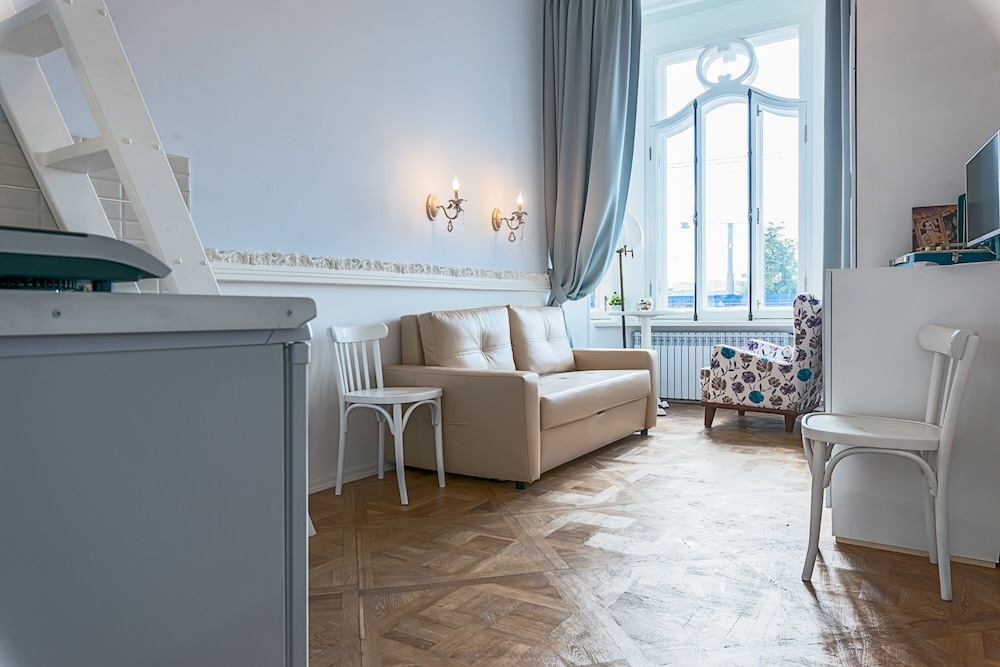 Apartment (Faberge)
