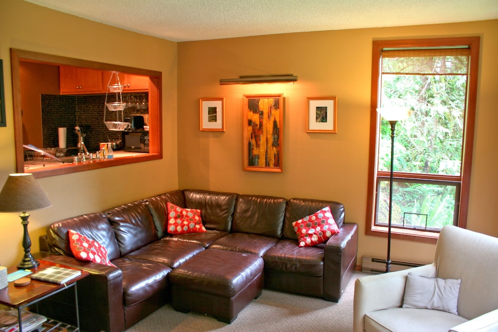 Condo, 3 Bedrooms, Fireplace photo 1