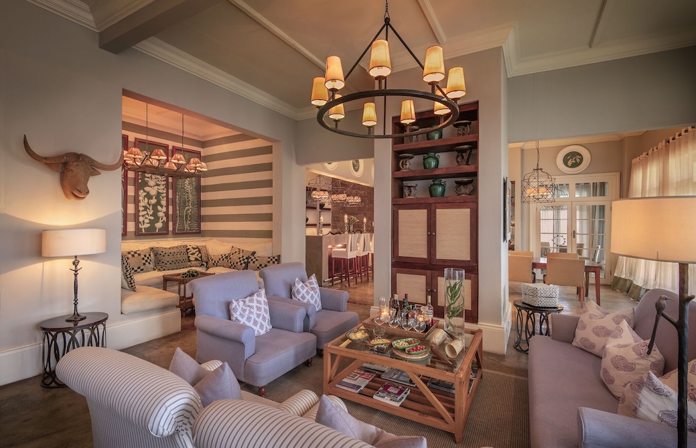 Manor House King Suite photo 3