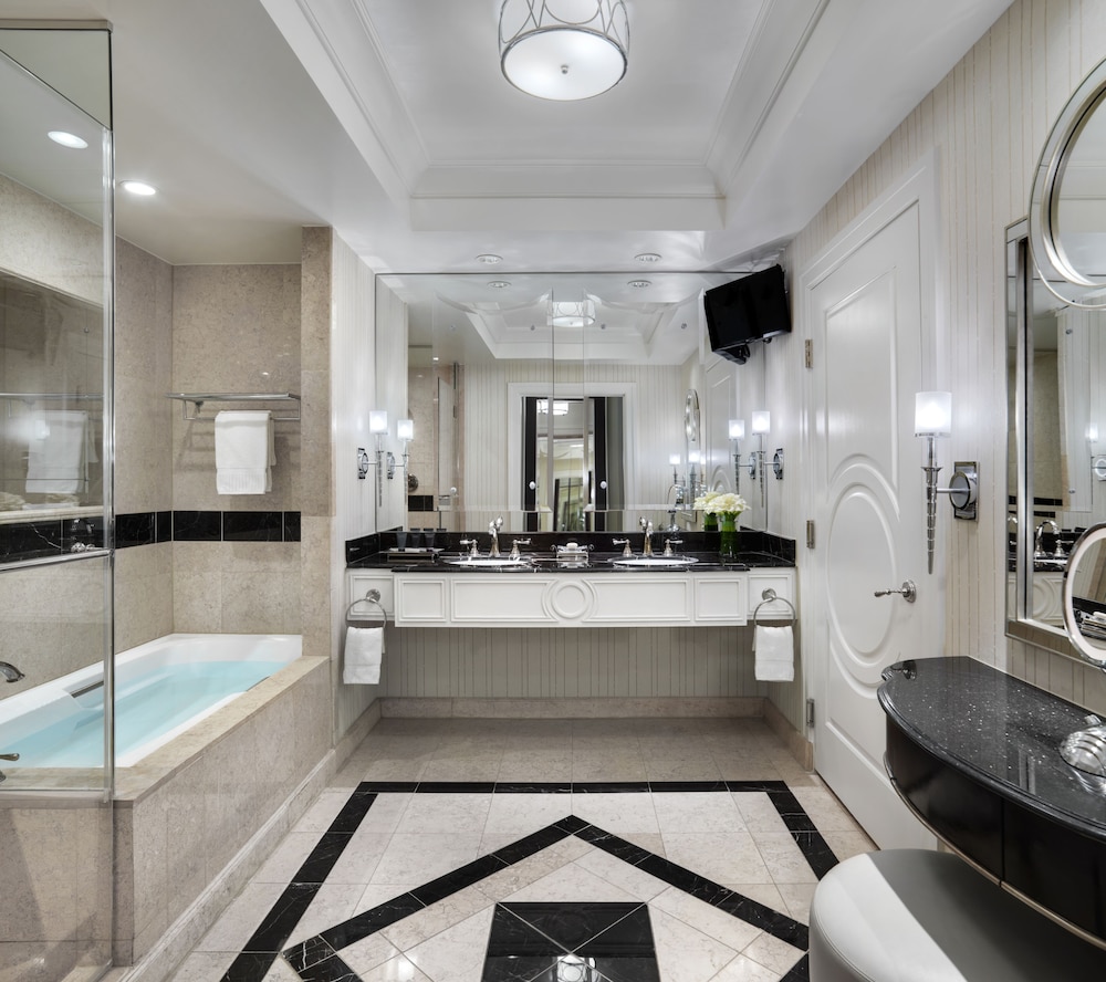 Prestige Club Lounge Premium King Suite - Photo 6