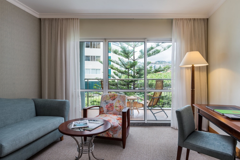 Double or Twin Room (Land View) - Photo 6