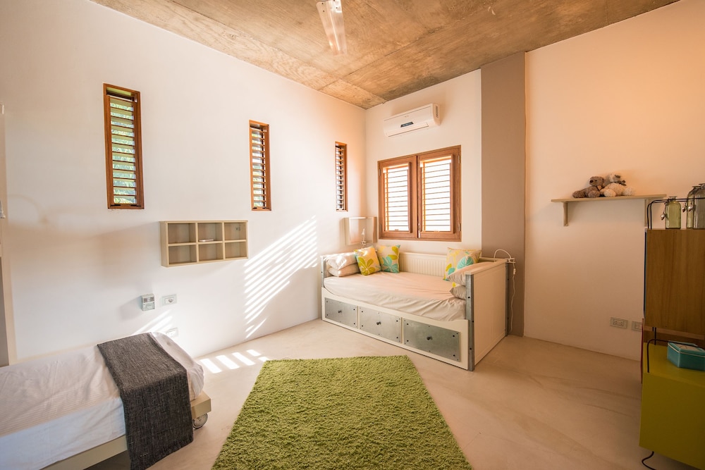 Luxury Villa, 4 Bedrooms photo 3