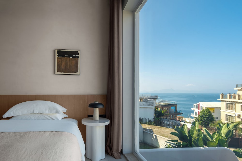 Standard Twin Room, 1 Bedroom, Partial Ocean View