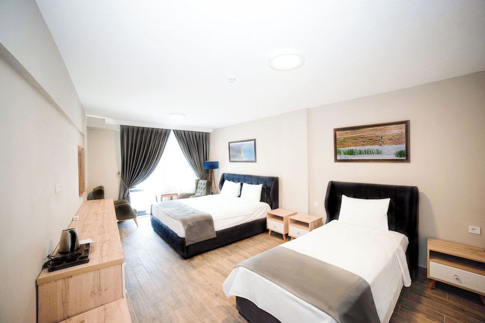 Superior Triple Room, Balcony