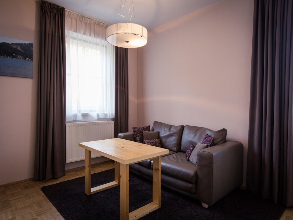 Apartment photo 2