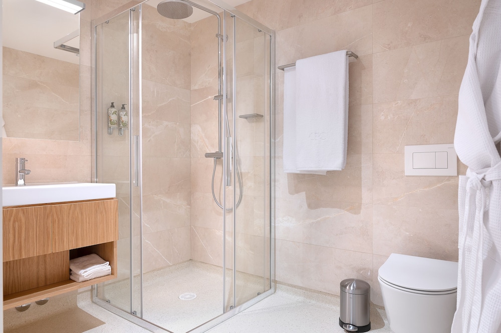 Standard Double or Twin Room - Photo 7