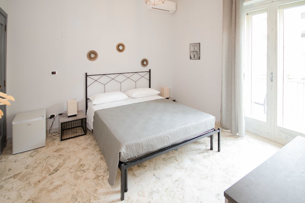 Superior Double Room, 1 Queen Bed, Balcony photo 2