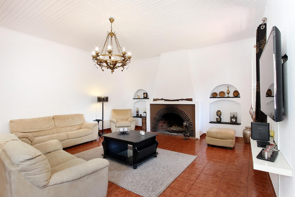 Villa photo 1