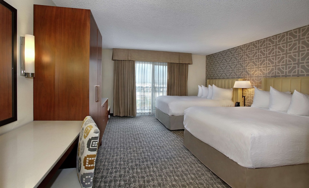 Suite, 1 King Bed, Non Smoking photo 2
