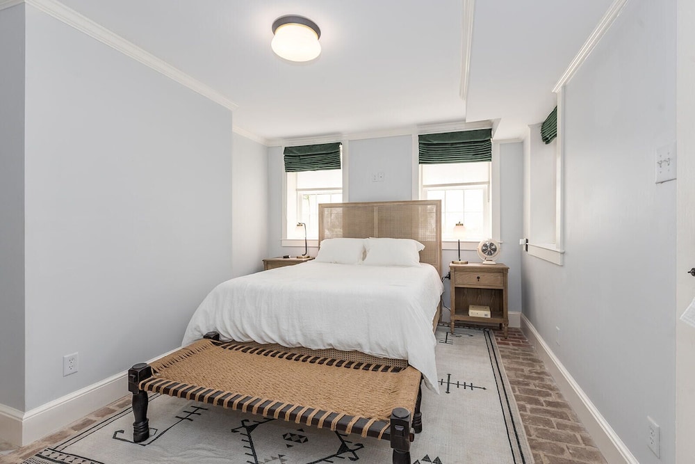 Room (Fourteen)