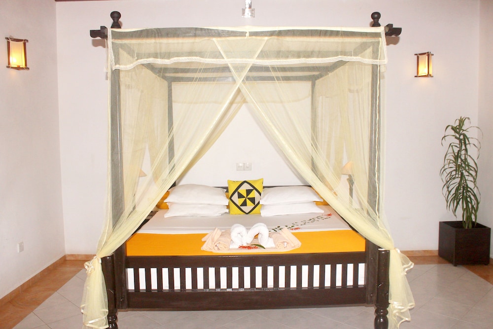 Deluxe Room, Private Bathroom, Pool View photo 2