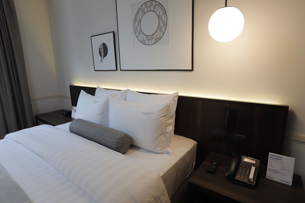 Deluxe Room, 1 Queen Bed, Accessible - Photo 2