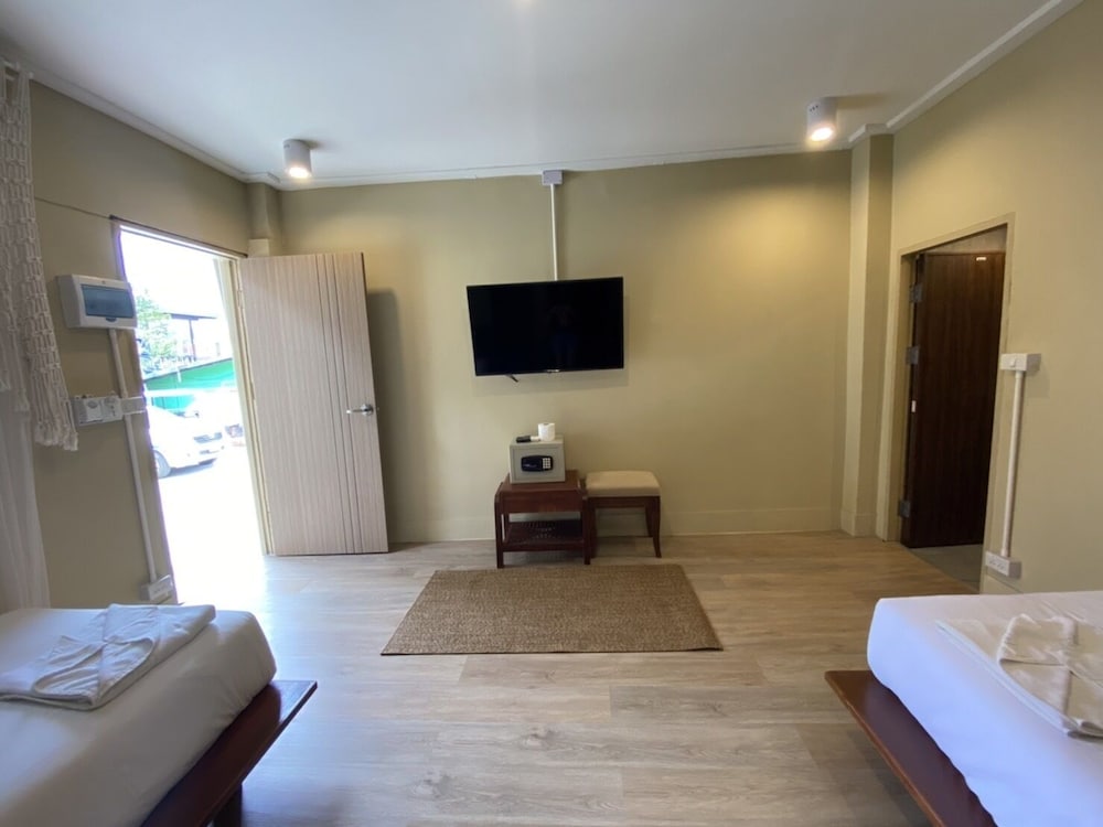Deluxe Twin Room - Photo 3