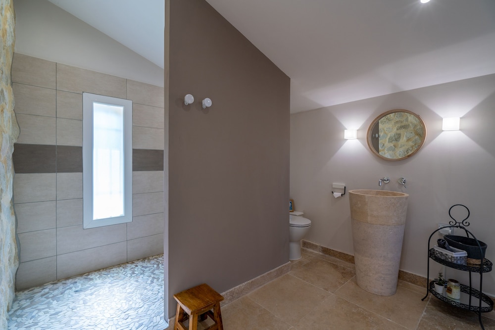 Premium Studio (L'Olivier) photo 2