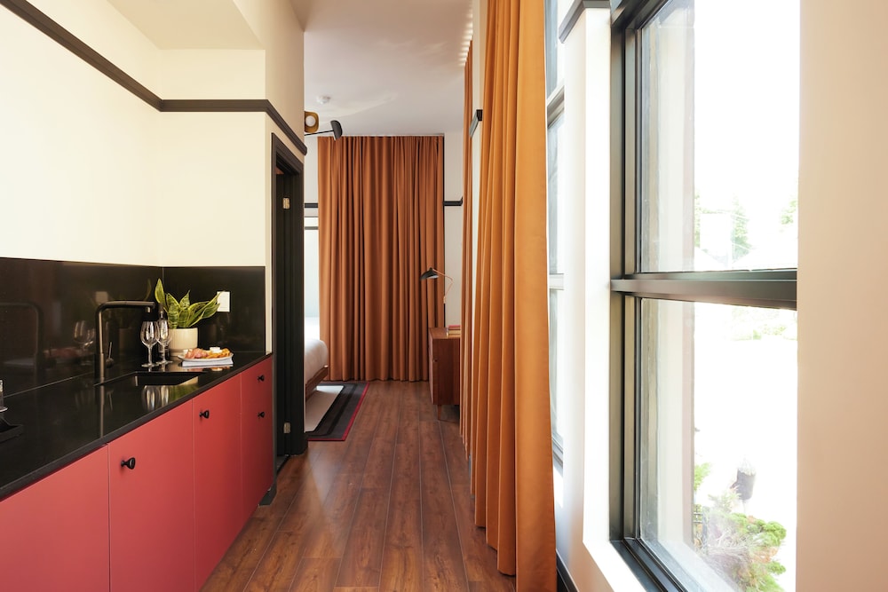 Premium Room, 1 King Bed, Non Smoking photo 2