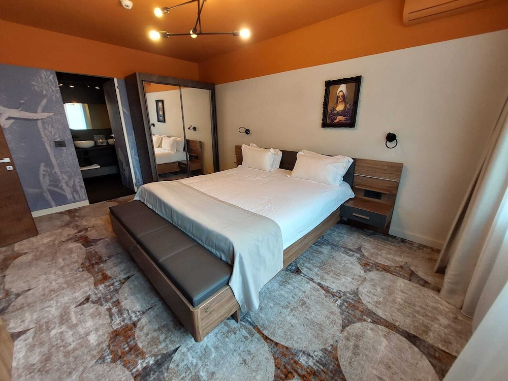 Premium Room - Photo 8