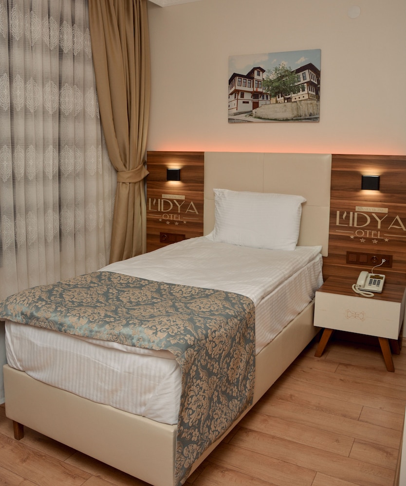 Economy Room