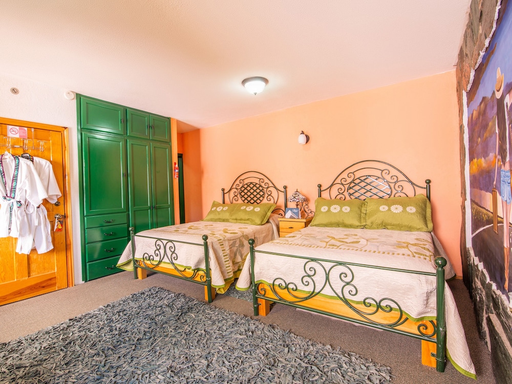 Standard Room, 2 Double Beds photo 2