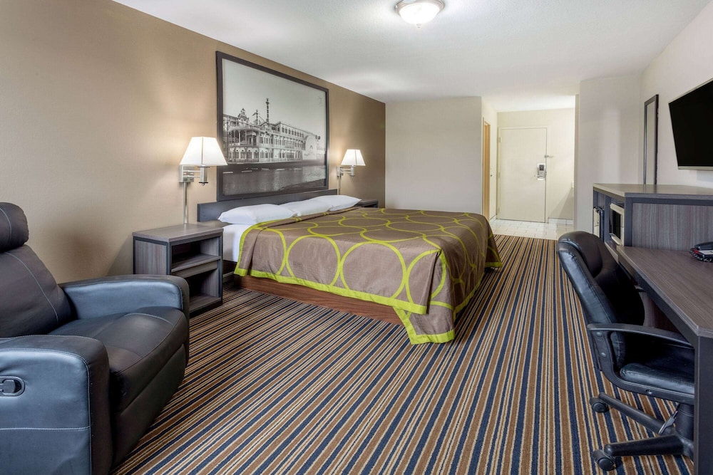 Room, 1 King Bed, Non Smoking - Photo 2