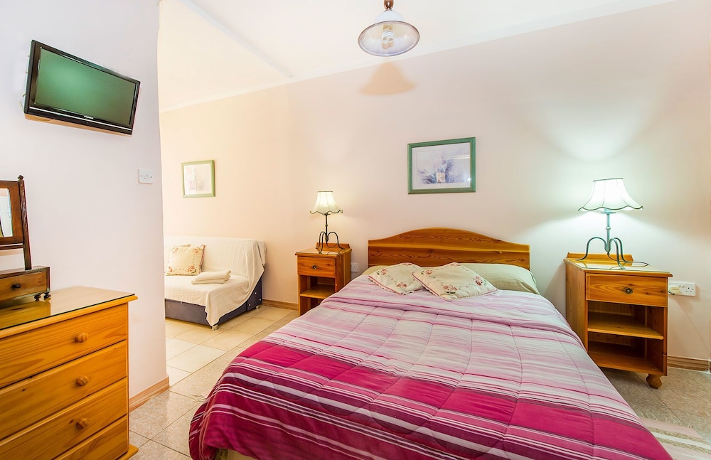 Triple Room photo 2