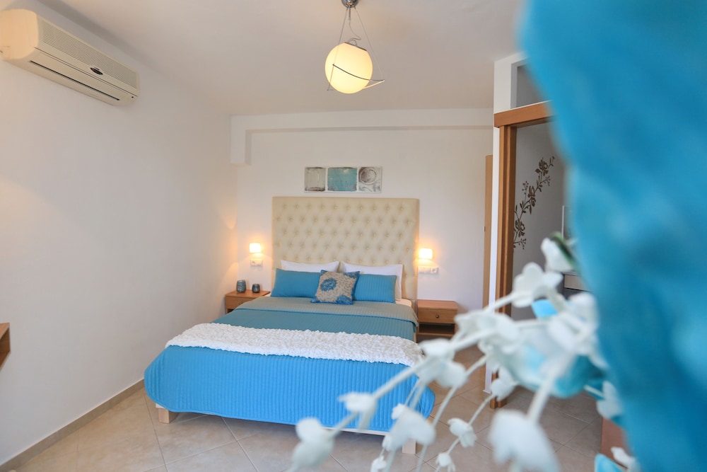 Apartment, 2 Bedrooms, Sea View photo 3