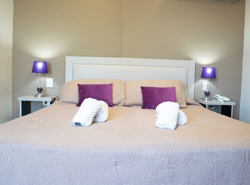 Luxury Studio Suite, 1 Bedroom, Jetted Tub, City View photo 1