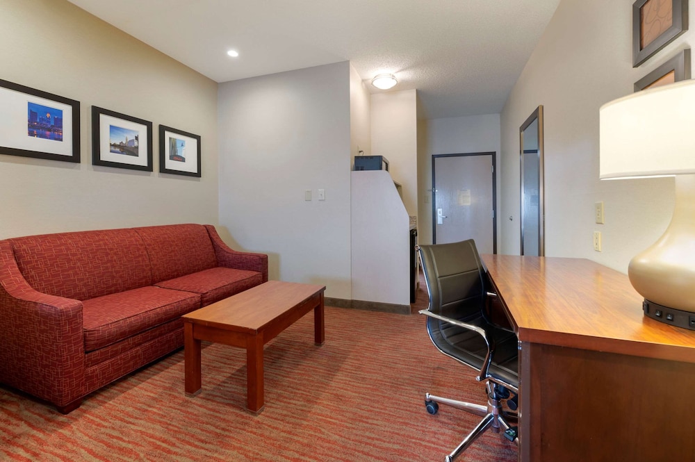 Suite, 2 Queen Beds, Non Smoking - Photo 6