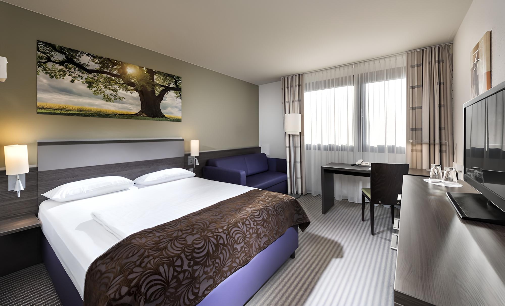 Standard Room, 1 Queen Bed photo 2