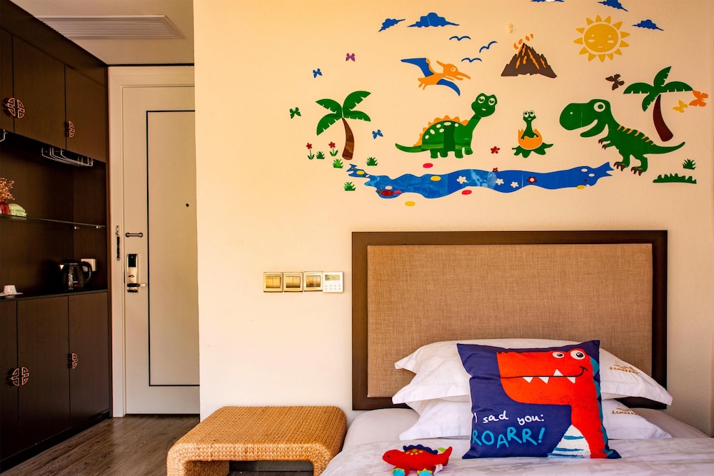 Family Room, 1 Bedroom, Ensuite, Courtyard Area photo 2