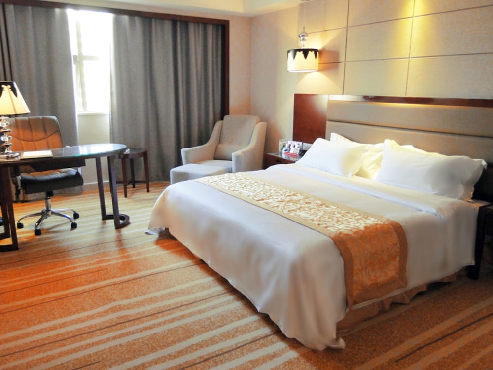Deluxe Suite (Main Building) photo 1