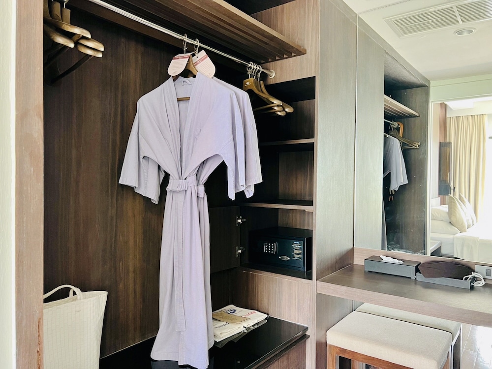 Cape Suite - Photo 2