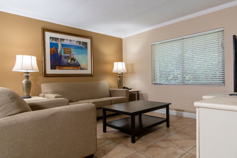 Suite, 2 Bedrooms (at the Oaks) - Photo 11