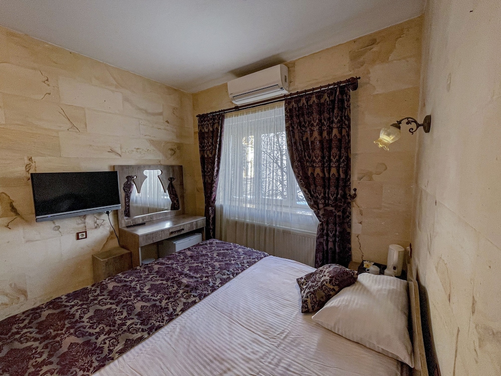 Economy Double Room photo 2