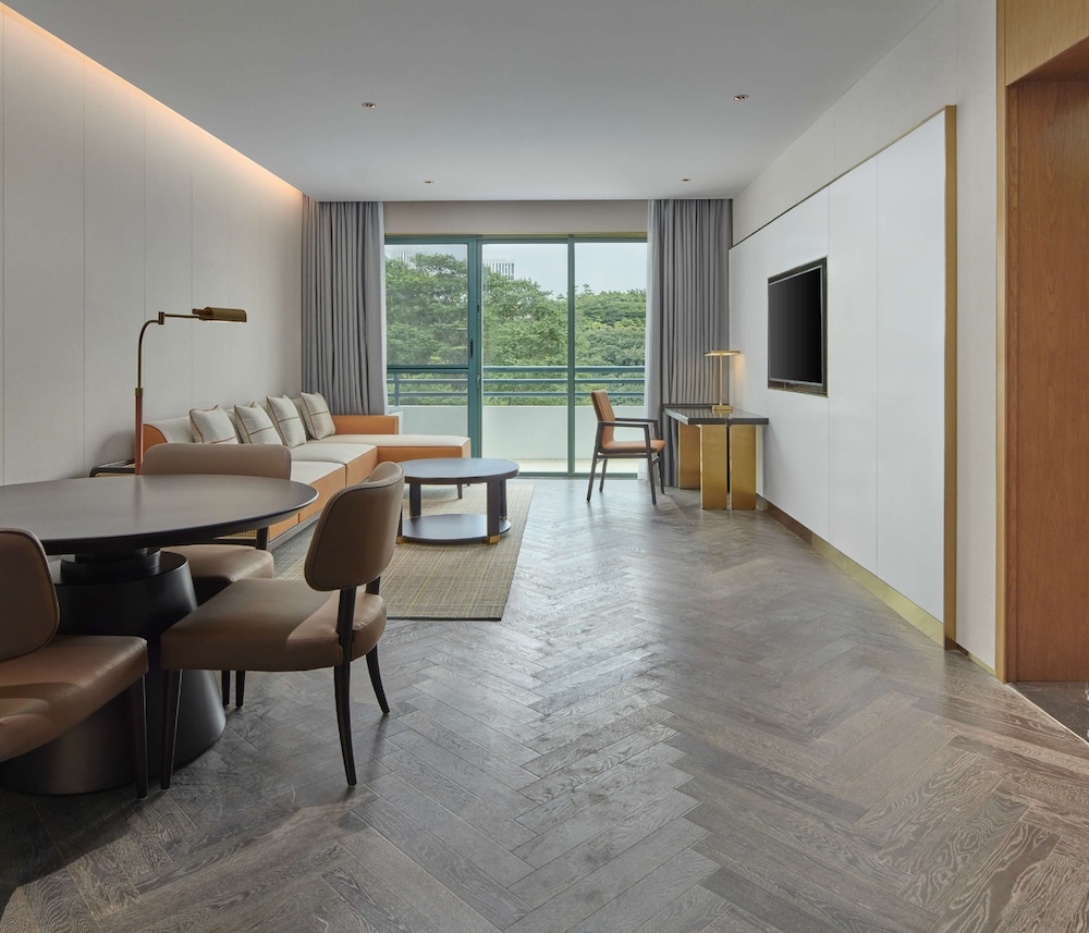 Executive Suite with Balcony