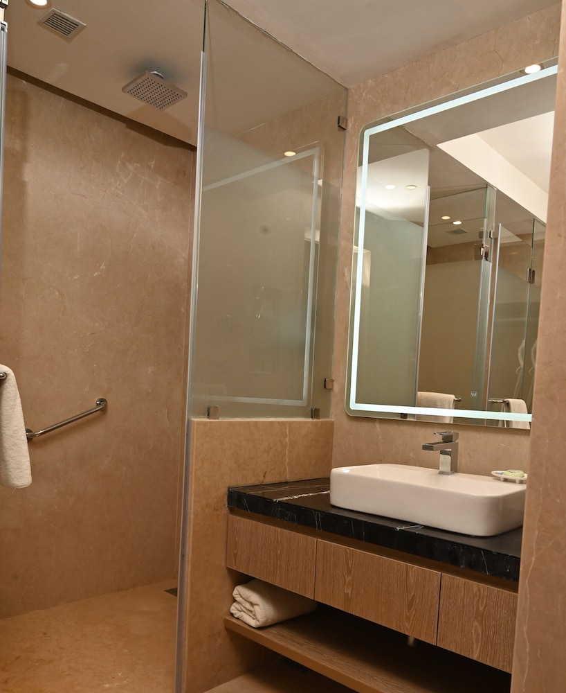 Deluxe Room, 1 King Bed Executive Club Exclusive