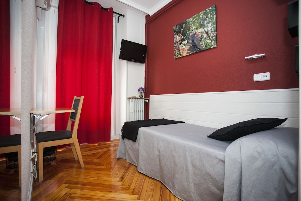 Standard Single Room, 1 Bedroom, City View photo 2
