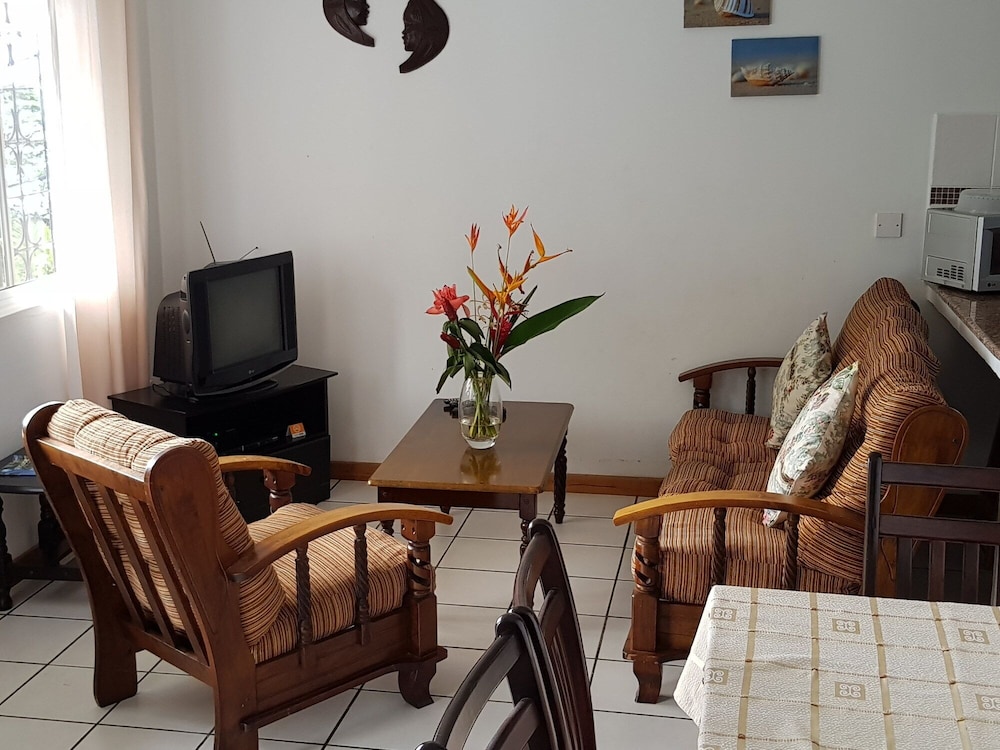 Gallery Chalet, Sea View photo 2