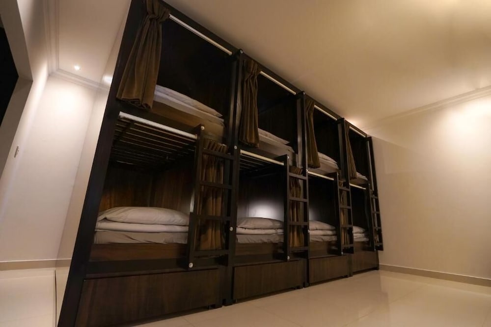 Standard Shared Dormitory, Men only, Non Smoking