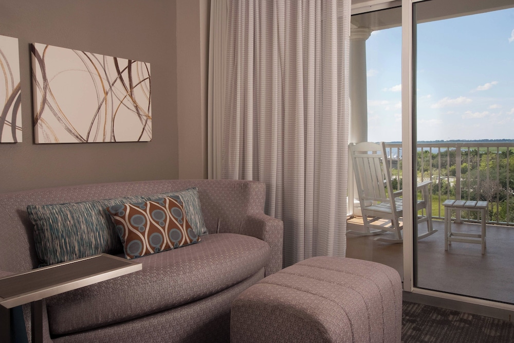 Room, Multiple Beds, Balcony (Mobility Accessible, Roll-In Shower)