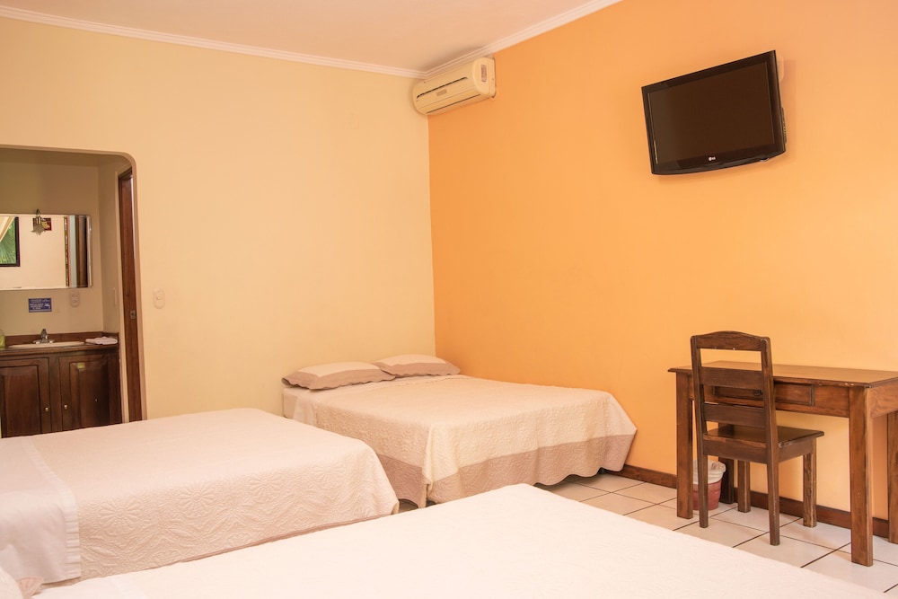 Basic Triple Room photo 1