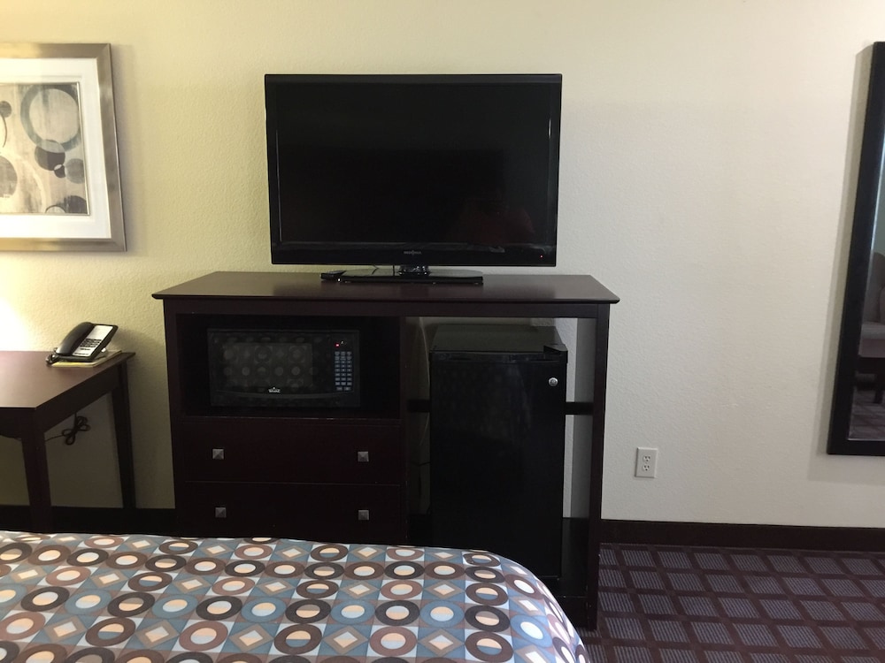 Room, 1 King Bed photo 2