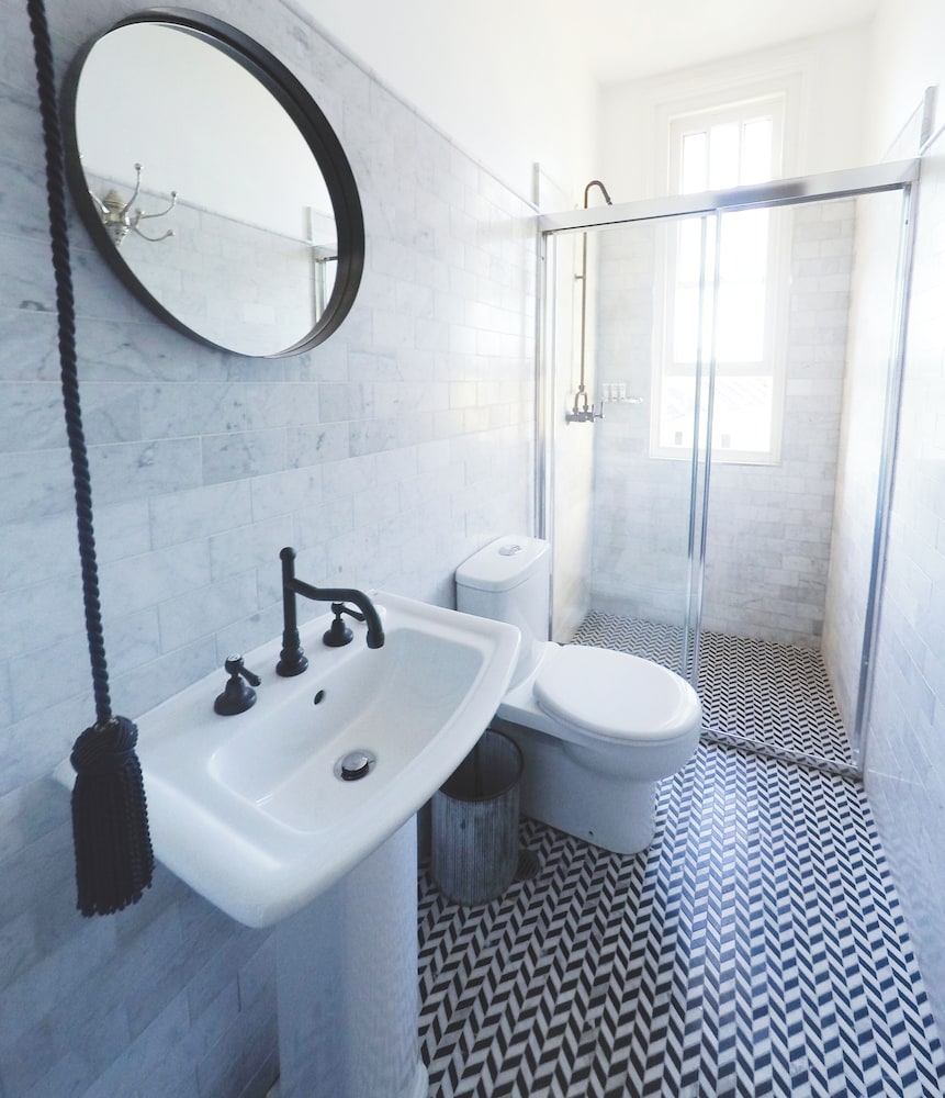 Deluxe Suite, 1 Queen Bed, Sea View, Sea Facing
