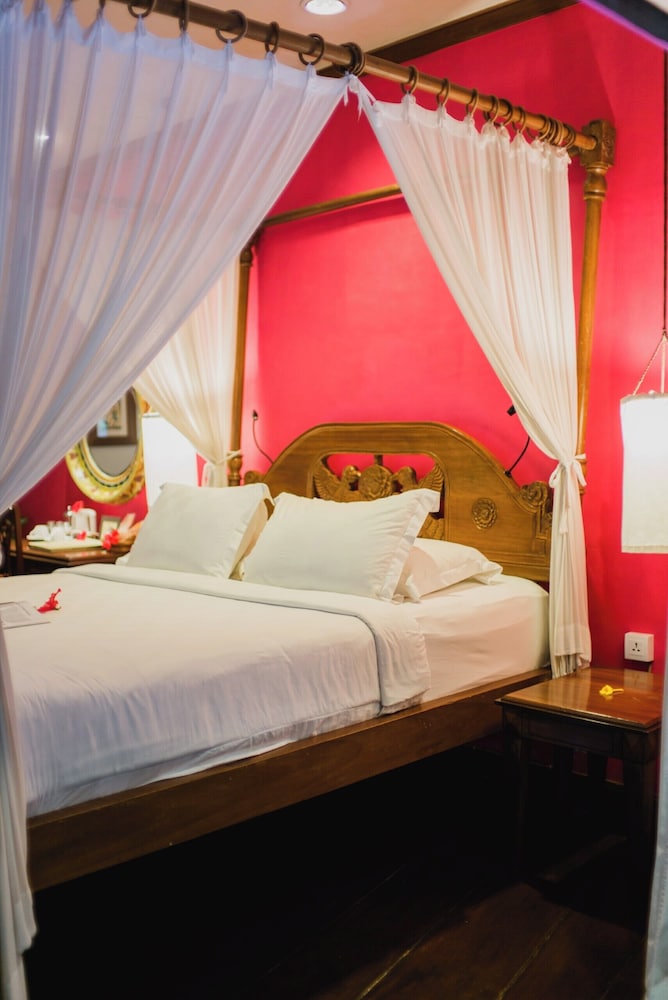 Executive Suite - Photo 6