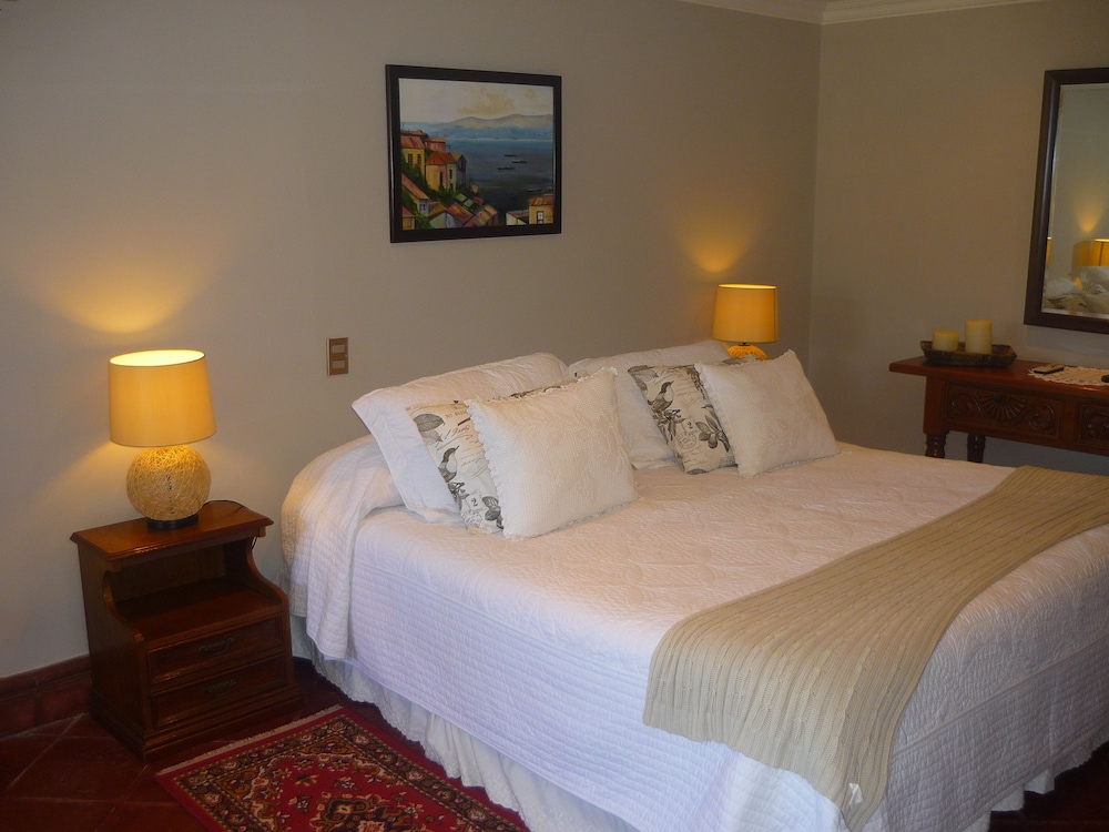 Suite, 1 King Bed photo 1