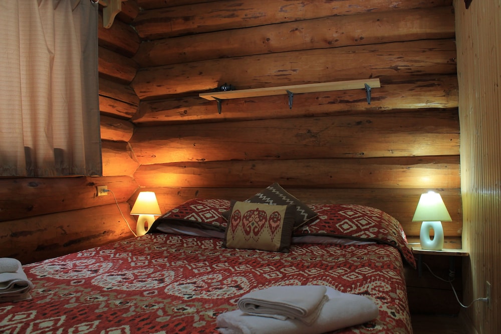 Cabin, 2 Bedrooms, Lake View photo 3