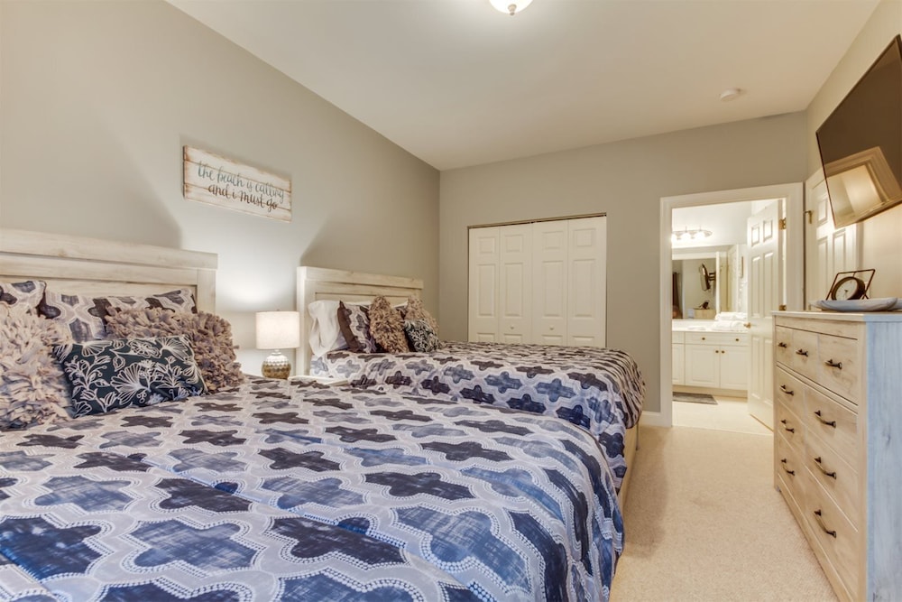 Condo, 2 Bedrooms, Balcony, Golf View (104 Cypress Point Ct - 203A)