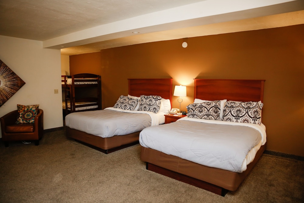 Deluxe Room - Photo 6