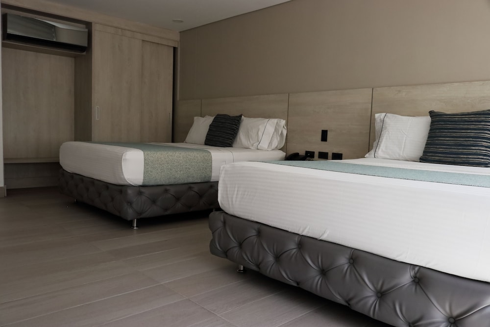 Superior Room, 2 Queen Beds, Hot Tub